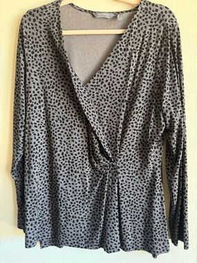 Lisa Rinna Collection Gray and Black Dot Wrap-Front Long Sleeve Top